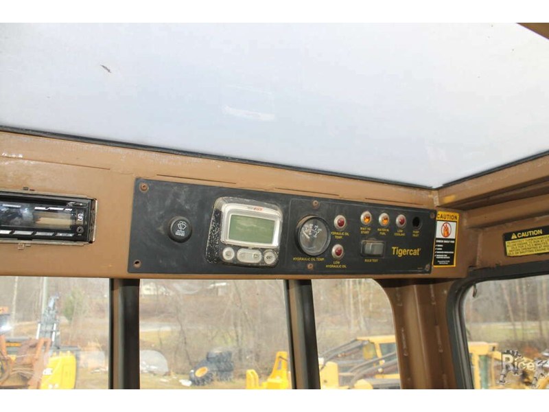 2005 Tigercat 240B Log Loader